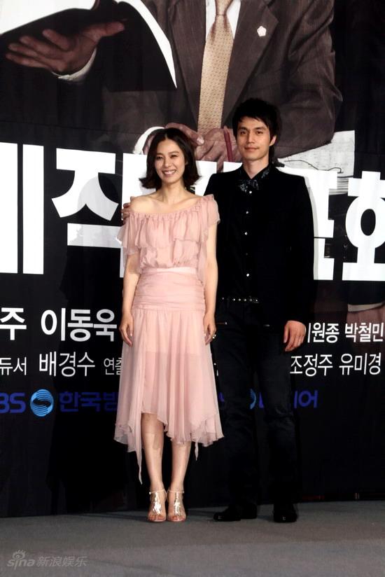 ‘开云电竞官方网站’第2140章 谁不换谁是傻子！（求订阅！）